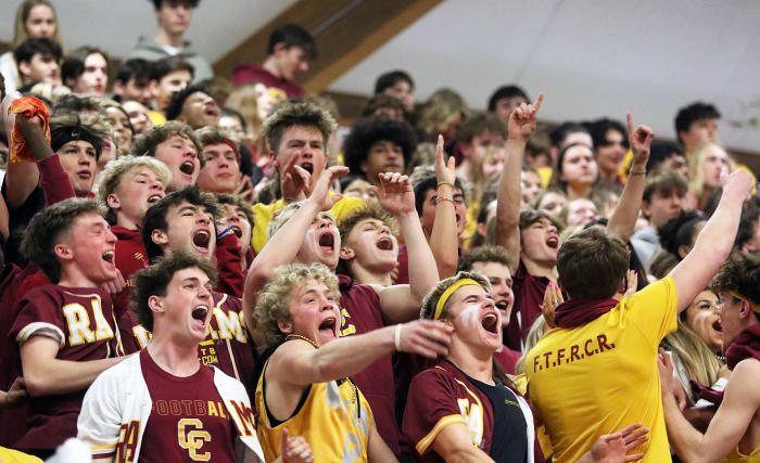 Central Catholic fans Dan Brood